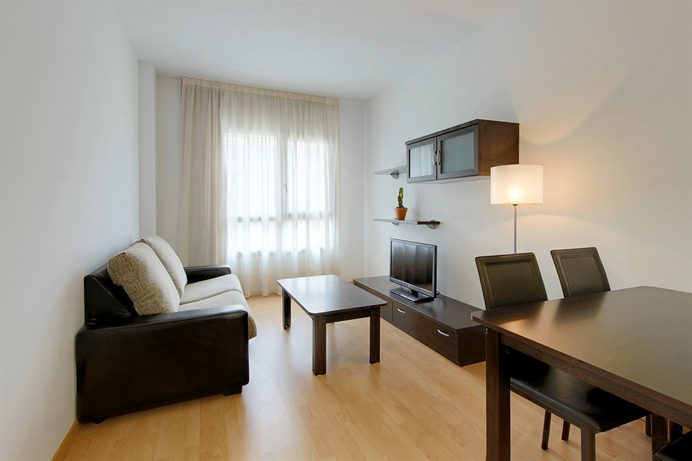 Madrid Airport Suites, Affiliated By Melia Εξωτερικό φωτογραφία